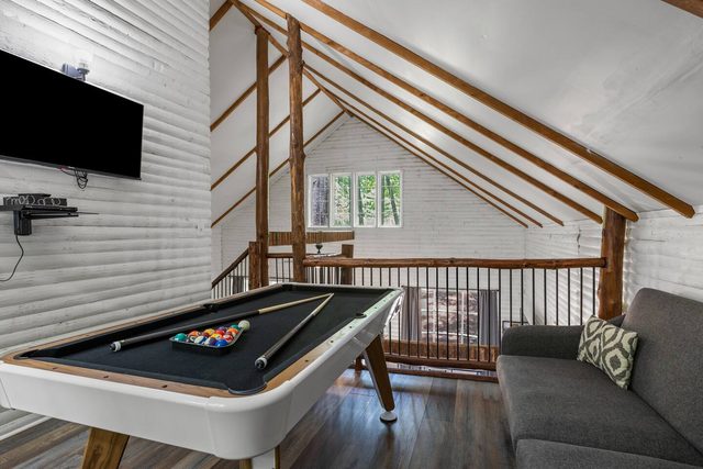 Private RRG Cabin | Hot Tub, Game Room, Views — Campton, KY