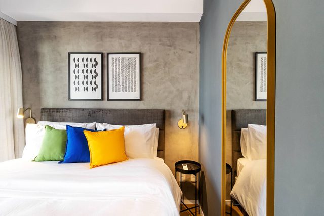 BSR Bright Studio Next to Metro w/ Heated Pool