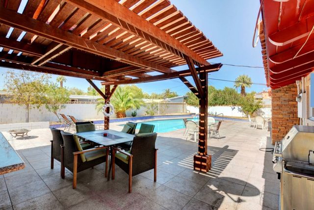 Kirkland Spacious House Near Las Vegas Strip with Pool