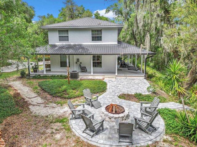 RiverSide Getaway with view /dock/fishing/kayak — Dunnellon, FL