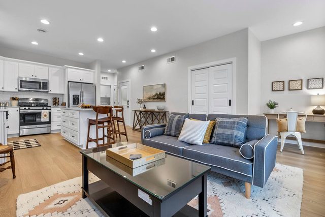 The Hive 2BR Apt | Downtown w/Parking Spot — Racine, WI