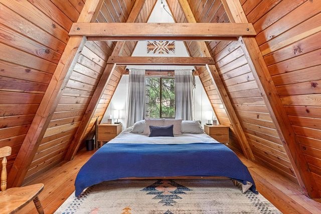 The Easy A Cabin in Rocky Point, Oregon — Klamath Falls, OR