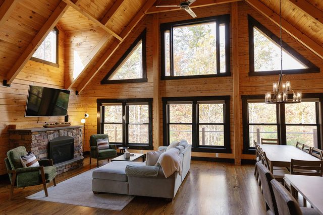 Arch Fun Cabin with Hot Tub & Views | Games in RRG — Stanton, KY