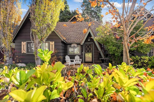 Lake Arrowhead Cabin | Sleeps 10 | Dog-Friendly