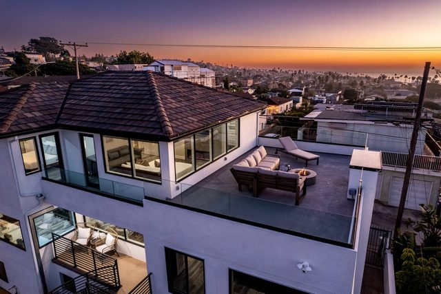 Luxury Home w/ 300° Views - 4 King Beds- Sleeps 16 — San Diego, CA