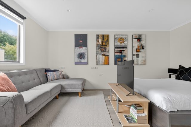 Comfy Central Studio with Rooftop Pool & Gym