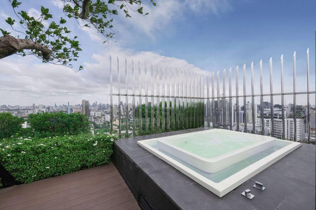 Co-Property - Wyndham Sukhumvit 42 Skyline King | Rooftop Pool, Hot Tub