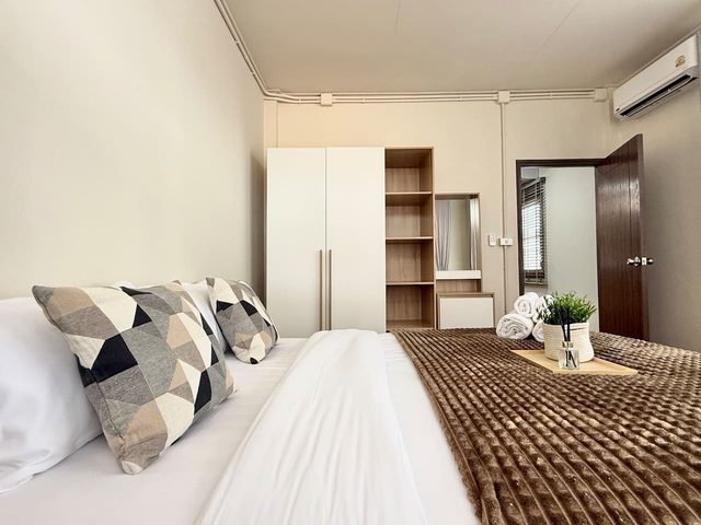 BrickHaus Thonglor Family Floor | Window Guards, Washer, Board Games