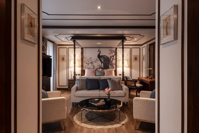 Co-Property - Sukhumvit 32 House Nitt Heritage Suite | King Bed, Silk Pillows