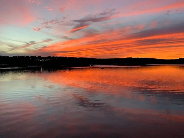 Comfortable Waterfront Walk Out! — Groton, CT
