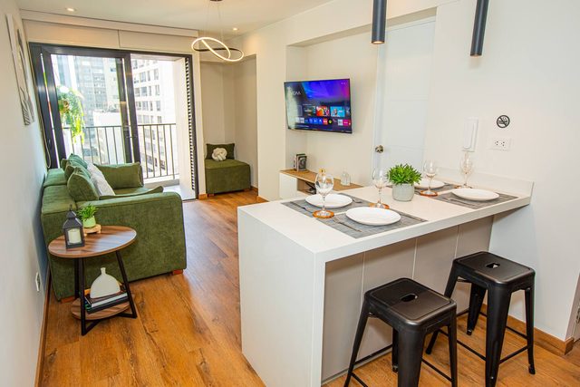 BSR Brand New Apt Near Larcomar w/ Parking & Gym