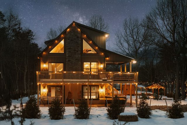 Poconos Escape | Sauna Hot Tub |Theater Rm | Games — Albrightsville, PA