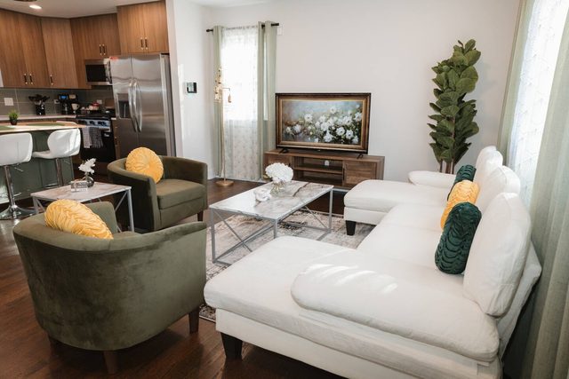 Elegance: 4BR - 2 BT Spacious Ranch w/ Basement