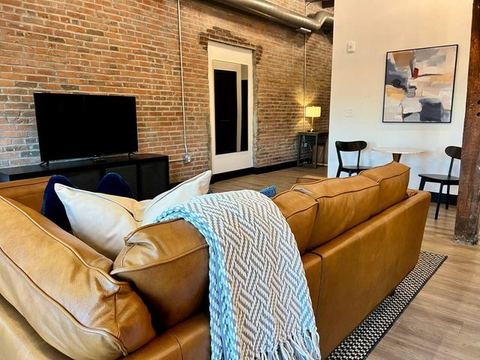 Brick & Bed/Historic Riverfront Loft/Walk to Arch