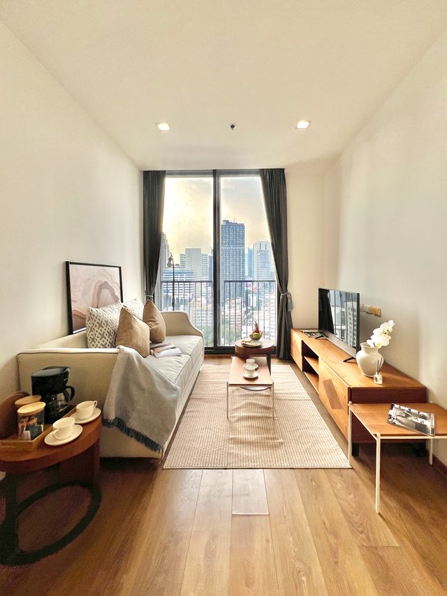 Co-Property - Noble BE33 17th-Floor Two-Balcony | Washer-Dryer, Pool + Sauna