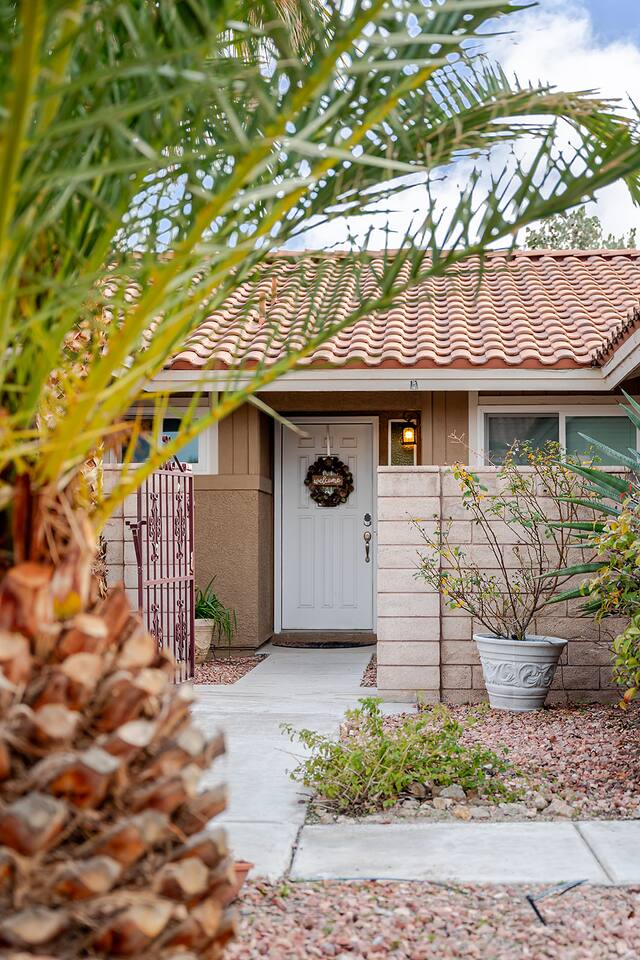Summerlin monthly renovated home | Extended stay! — Las Vegas, NV