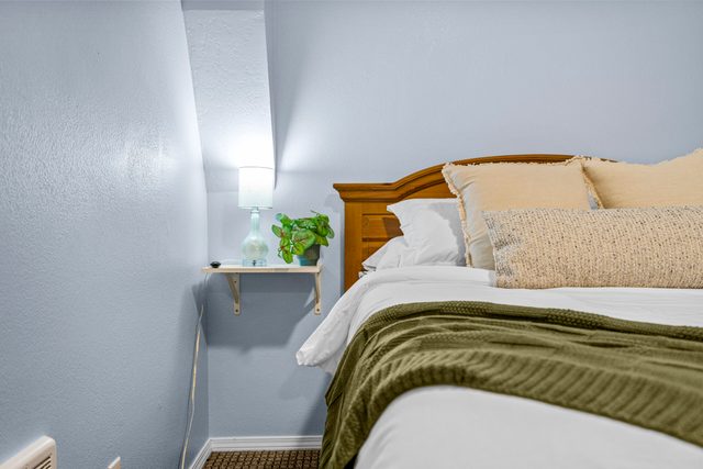 The Uptown Villa | Easy access to Kellogg