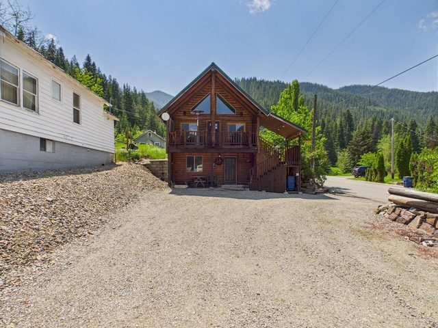 The Lookout Chalet | Tucked in the Mountains