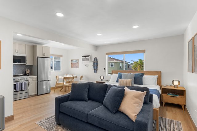Pacific Tides 8 - PB Studio: Bright, Parking, AC