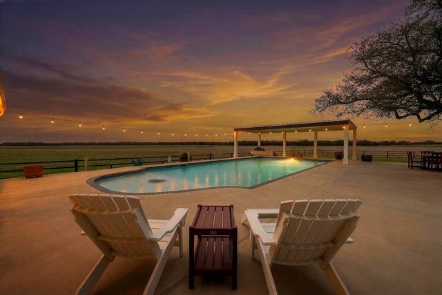 Poolside Ranch Retreat-Family Country Getaway