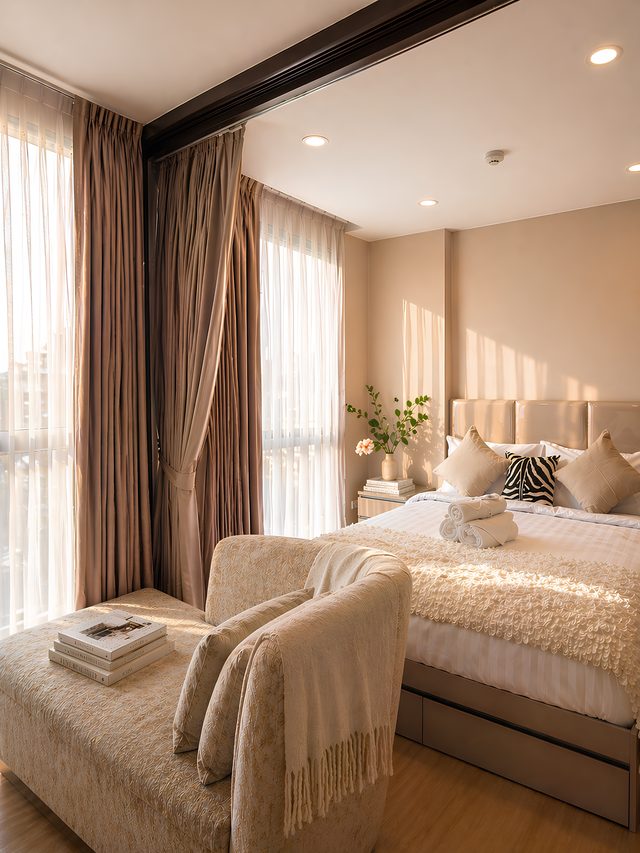 Co-Property - Phetchaburi Rooftop Workroom Suite | Free Shuttle, In-Unit Washer