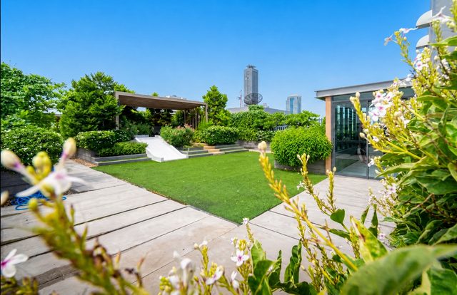 Co-Property - Phetchaburi Rooftop Monthly Home | Rooftop Pool, Massage Chair