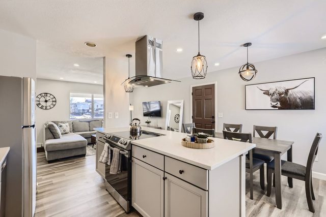 6BR Denver Retreat w/MountainViews + Pet Friendly!