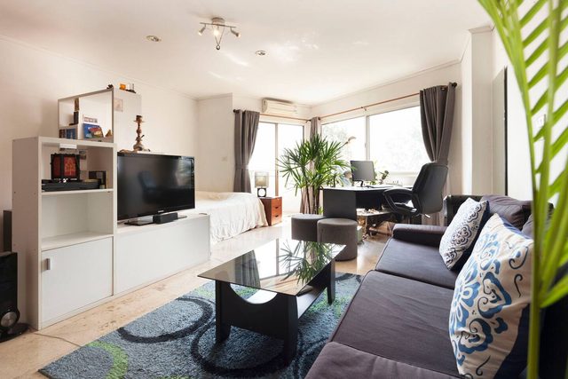Spacious apartment by the River with a nice pool