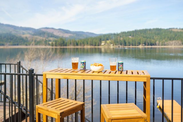 The Funky Pine Cabin, Paddle boards + Dock — Cataldo, ID