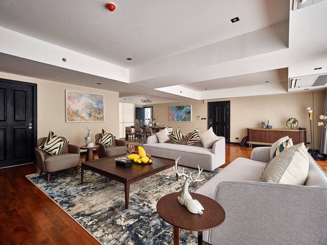 Floral Court Family Residence | Breakfast Included, Babysitting, Pool