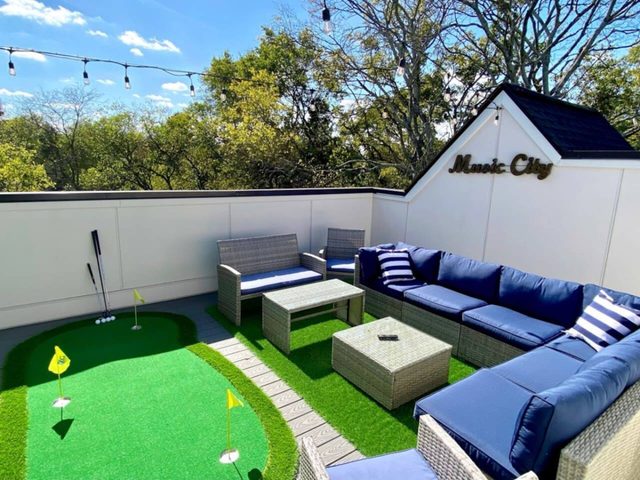 Rooftop Deck w/ Grill & Golf, 10 Min to Broadway