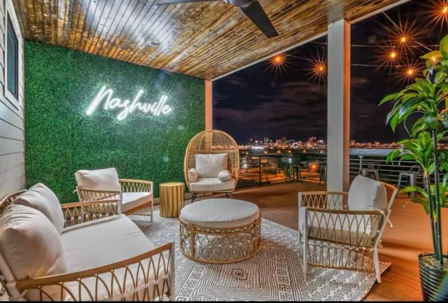 City View Deck & Pool Table, 5 Min DT, Sleeps 22