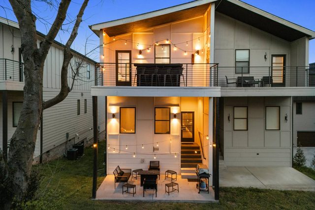 Rooftop Bar & Firepit, Sleeps 16, 8 Min to DT — Nashville, TN