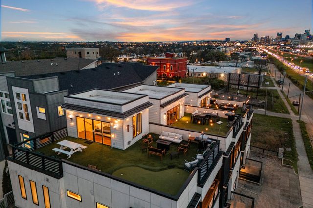 Sleep 13! Rooftop Golf, Grill & Firepit w/ a View — Nashville, TN