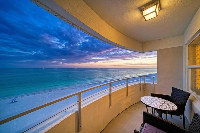Cozy 1BR condo with a million dollars view — Sarasota, FL