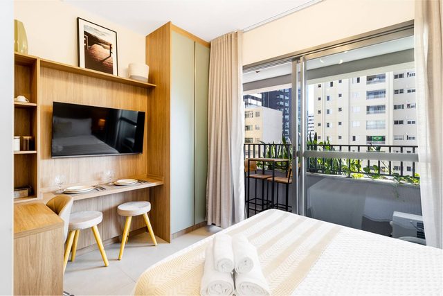 BSR | Radiant Studio | Brooklin | Gym&Balcony View