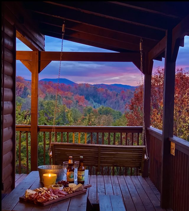 Game Room & Arcade | Hot Tub & Mountain Views — Sevierville, TN