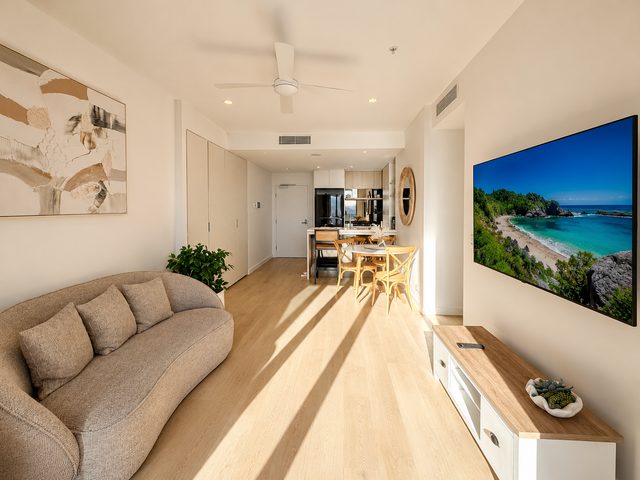 Golden Hour Haven | River Views & Car Park