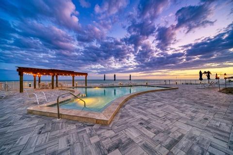 Home away from home coastal retreat on Lido beach