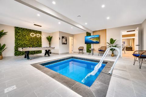 NEW Indoor lounge pool, hot tub, Glamping, karaoke — Tobyhanna, PA