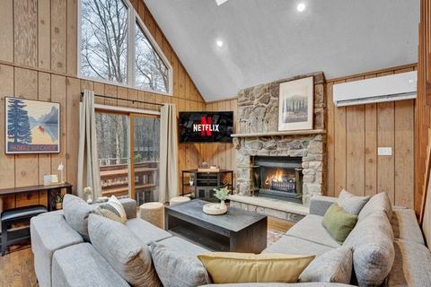 Fun Group Escape·HotTub·GameRoom·Arcade·Movie Loft — Big Bass Lake, PA