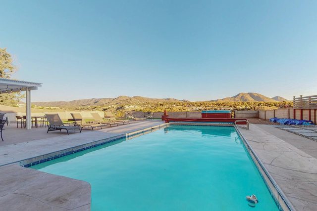 ⭐️3200ft🏊‍♂️Pool♨️Hot Tub🎱Billiards 🧳Sleeps 18 — Albuquerque, NM