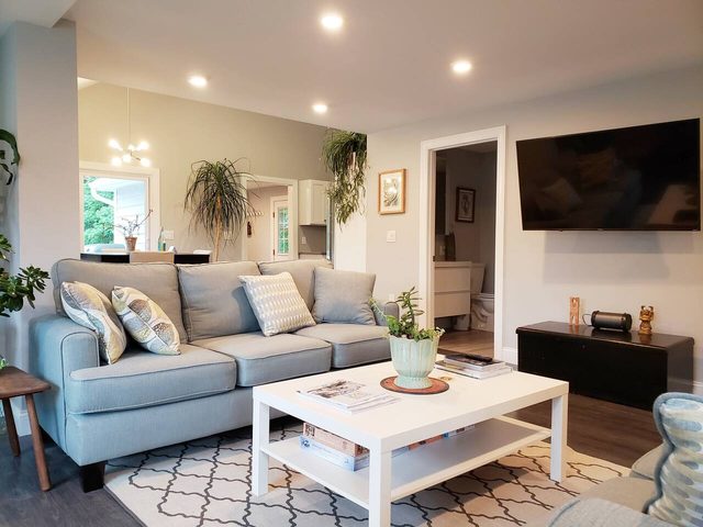 Remodeled Home Near Westerly and 10 min to Mystic