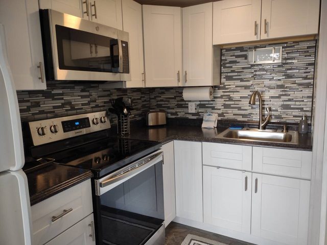 BS264 - pool, dock, and 3 minute walk to the beach