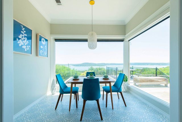 Relaxing Lake View Stay: Hot Tub, Grill & Games — Austin, TX