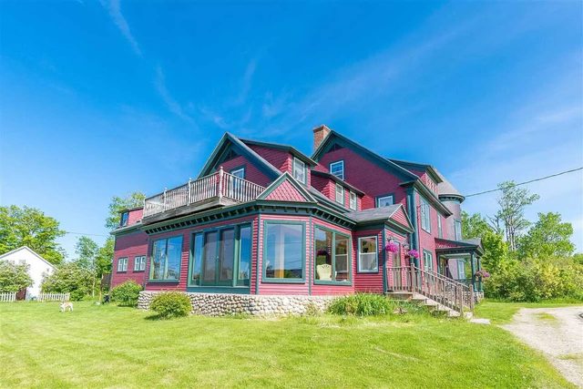 7BR/7BA White Mountains Epic Views & Fire Pit — Jefferson, NH