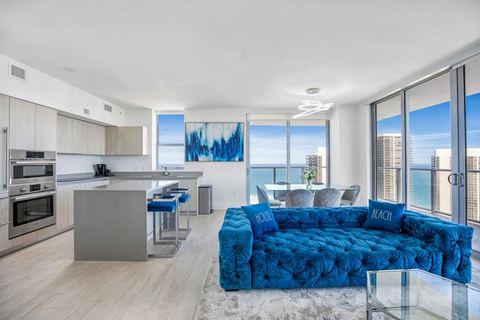 Millionaire 180 View Condo | Hyde Beach House