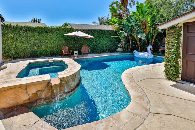 City Paradise Saltwater Pool-Spa and Ping-Pong