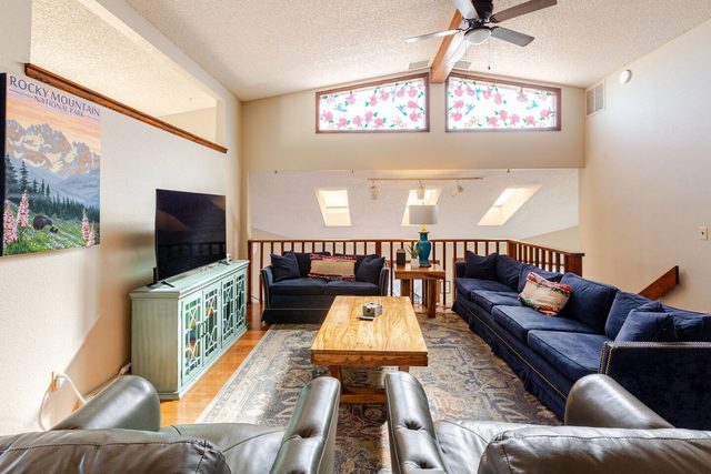 Hot Tub+ Glow Pong +Arcades +Wildlife+ Views — Colorado Springs, CO