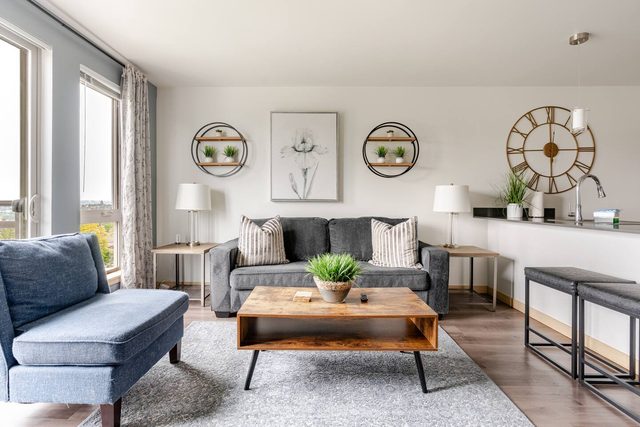 Top Floor Retreat | W/D | Free Parking | Elevator - Apartment — Seattle, WA